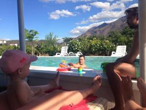 10417487_889933381037198_5202636631264231547_n