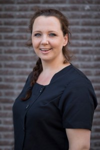 amanda-gezichtsbehandeling-stoom-ontspannen-ernas-beauty-huidverzorging-huidverbetering