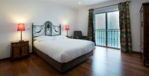 Eliza was here Quinta Verde Sintra Portugal MOMspiration