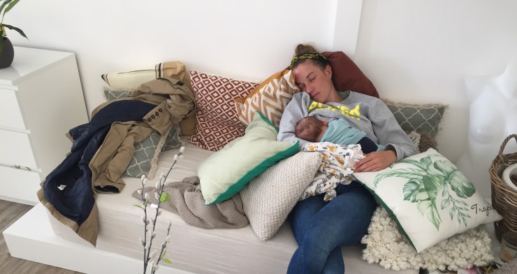 moeder van een pasgeboren baby MOMspiration