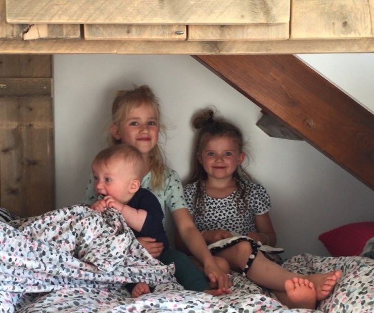 The Flying Dutch Family - het Wilhelmus - Jools, Pippa & Sol